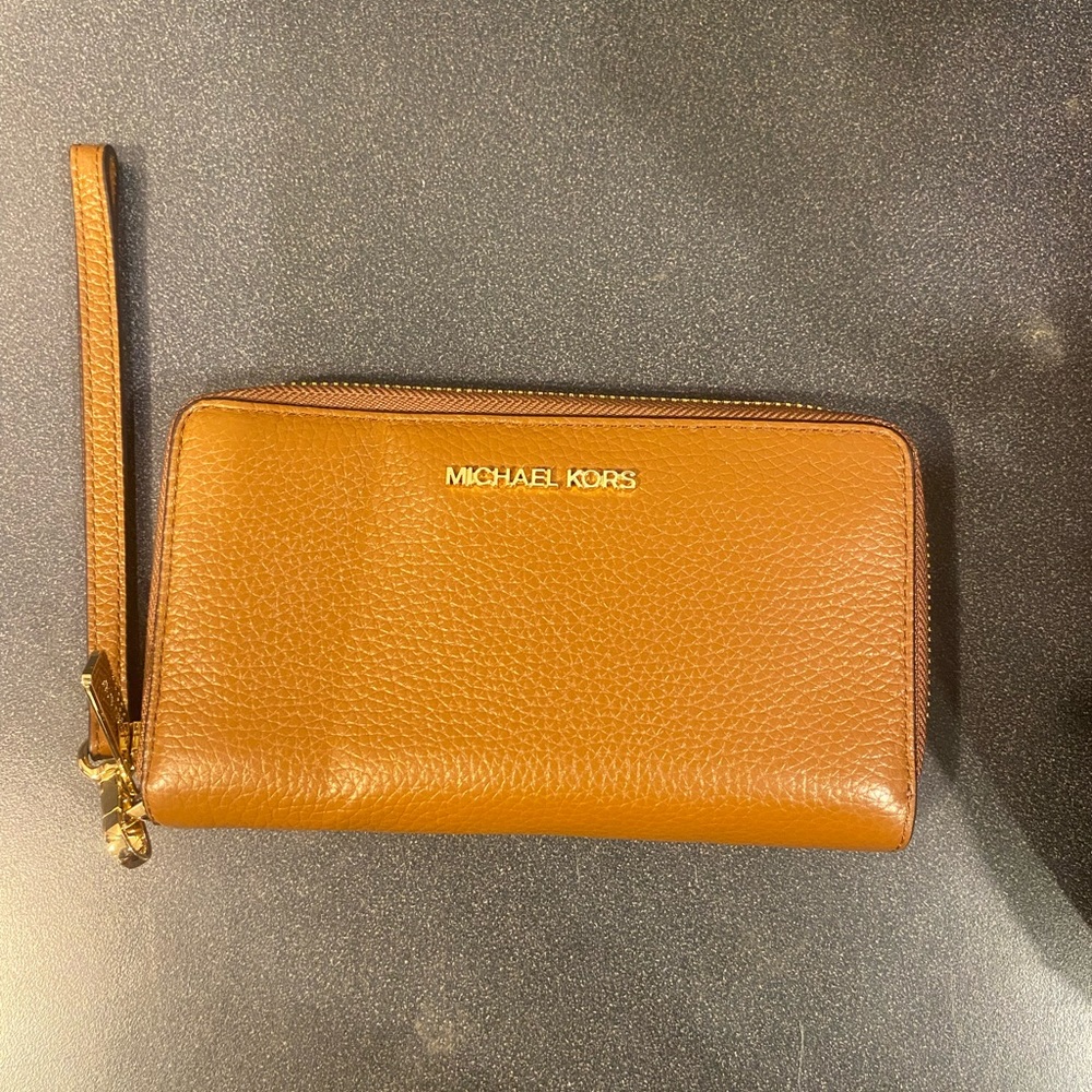 Michael Kors Large Flat Multi-Function Phone Case… - image 1